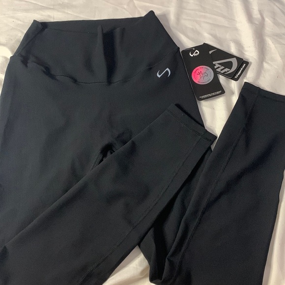 TLF NEW BLACK WORKOUT LEGGINGS - Picture 1 of 4